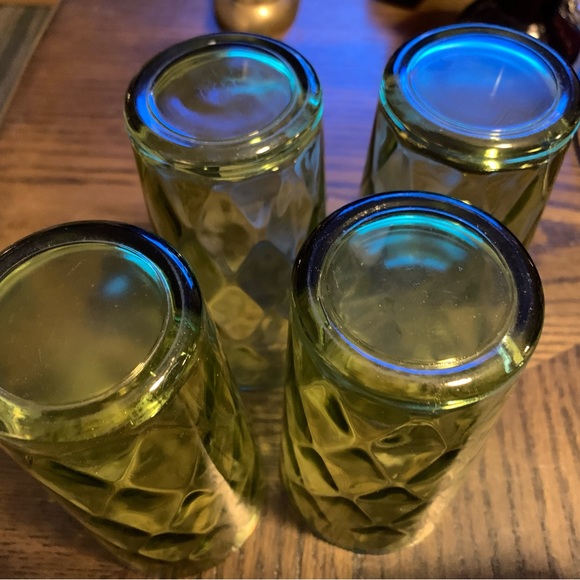 4 Avocado Green Harlequin Glass Tumblers - Picture 4 of 4